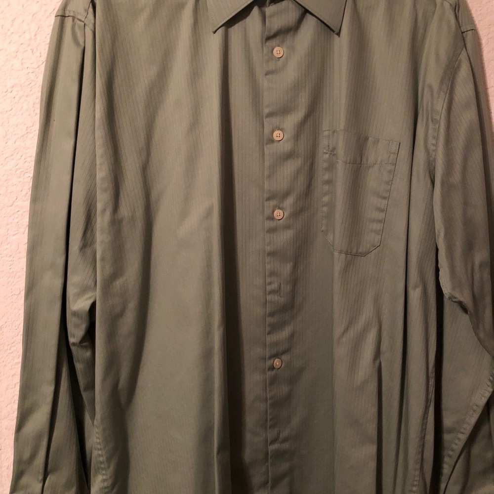 Perry Ellis long sleeve button up. (Tie optional)